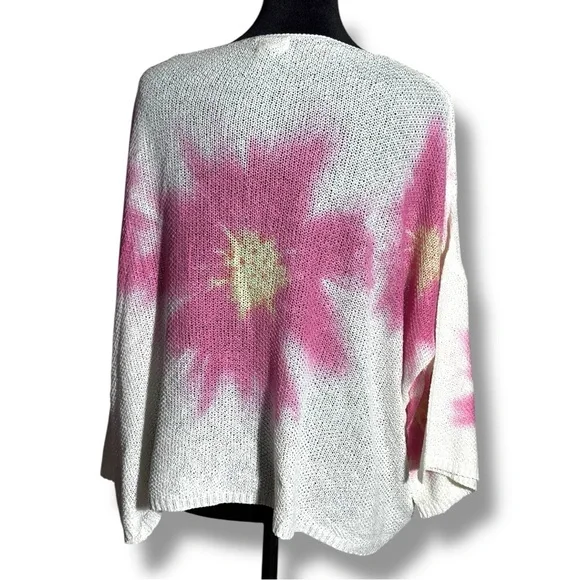Pol Floral Pink and White Sheer Knit Women's Poncho Style 3/4 Sleeve Top - Picture 6 of 16